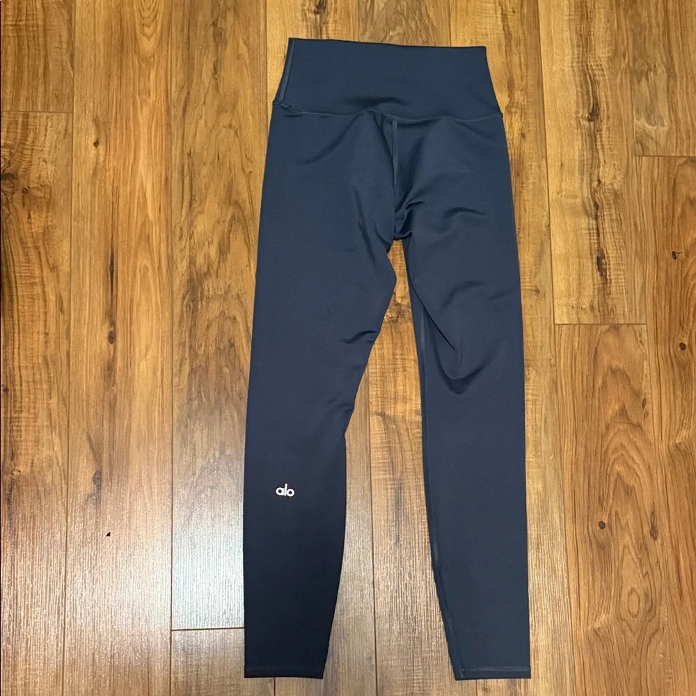 ALO Yoga High-Waisted Airlift Anthracite Leggings - Picture 2 of 6